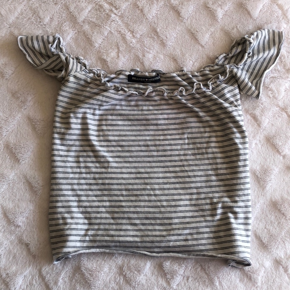 Brandy Melville Off-the-shoulder top